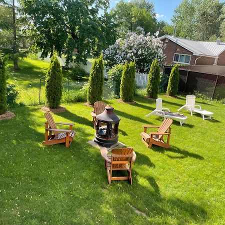 Family House 4 Seasons Hotel Saint-Jean-sur-Richelieu Exterior photo